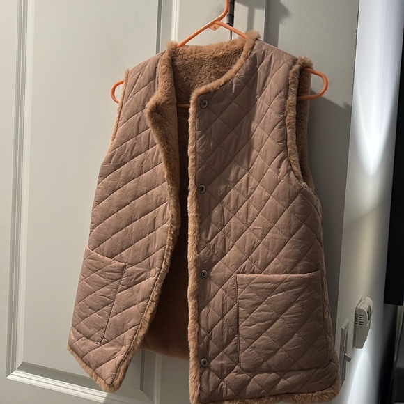 NWT ZARA girls reversible puffer/faux fur vest (11/12) - Picture 2 of 6